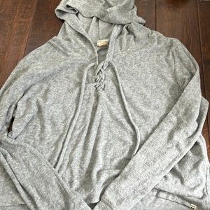 Billabong light gray sweater